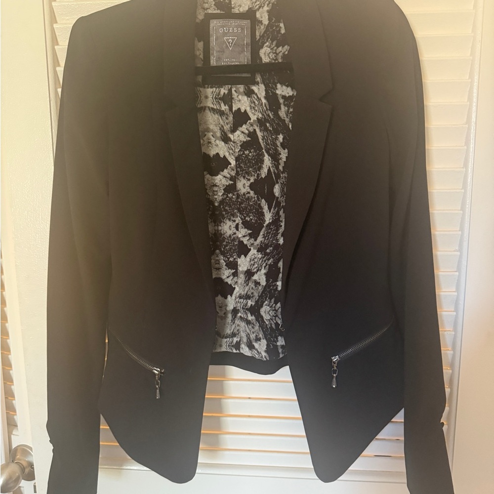 GUESS Women's Elegant Black Blazer with Zipper Details